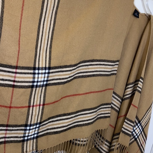 V. FRAAS Plaid Ruana women’s tan red and black open wrap/shawl - Picture 12 of 14